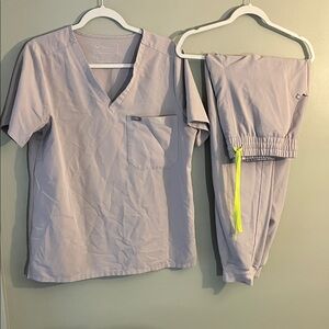 Figs Women's Scrub Top and Pants Set - Light Gray